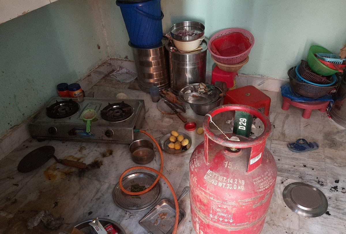 यूपी: महिला सिपाही के पति ने सभासद की पत्नी, दो बच्चों को पेट्रोल डाल जिंदा जलाया, लपटों में दफन हुईं चीखें constable's husband set fire on children and wife of house owner in kanpur dehat