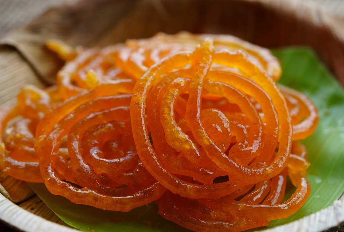 New Year 2023: ट्रेडिशनल मिठाईयों के साथ करें नए साल की शुरूआत, ये रेसिपी है आसान New Year 2023 Best New Year Eve Dessert Recipe Step By Step In Hindi