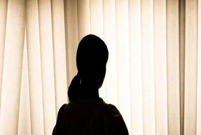 Crime: परीक्षा के दौरान शिक्षक ने छात्रा से की छेड़छाड़, बोला- गलतफहमी हुई है, पुलिस ने किया गिरफ्तार A teachers molested a girl student in Gomati Nagar in Lucknow.
