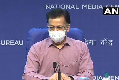 Corona Alert: केंद्र ने राज्यों को लिखा खत, कहा- कोरोना के बढ़ते मामलों के बीच अस्पतालों को तैयार रखें Corona Updates Lockdown Weekend Curfew Health Secy Rajesh Bhushan Letter to States And UTs Latest News Update