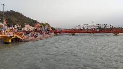 गंगा का पानी: वैज्ञानिकों के शोध से बड़ा खुलासा, खत्म हो रहे गंगाजल को अमृत बनाने वाले मित्र जीवाणु Research Friendly bacteria that make Gangajal nectar in extinction Ganga