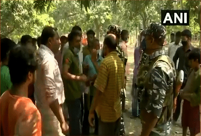 बंगाल चुनाव: दो पोलिंग बूथों पर भाजपा-टीएमसी एजेंट में भिड़ंत, लगाया यह आरोप west bengal election 2021 bjp alleged that tmc polling agent wearing cap with mamata photo