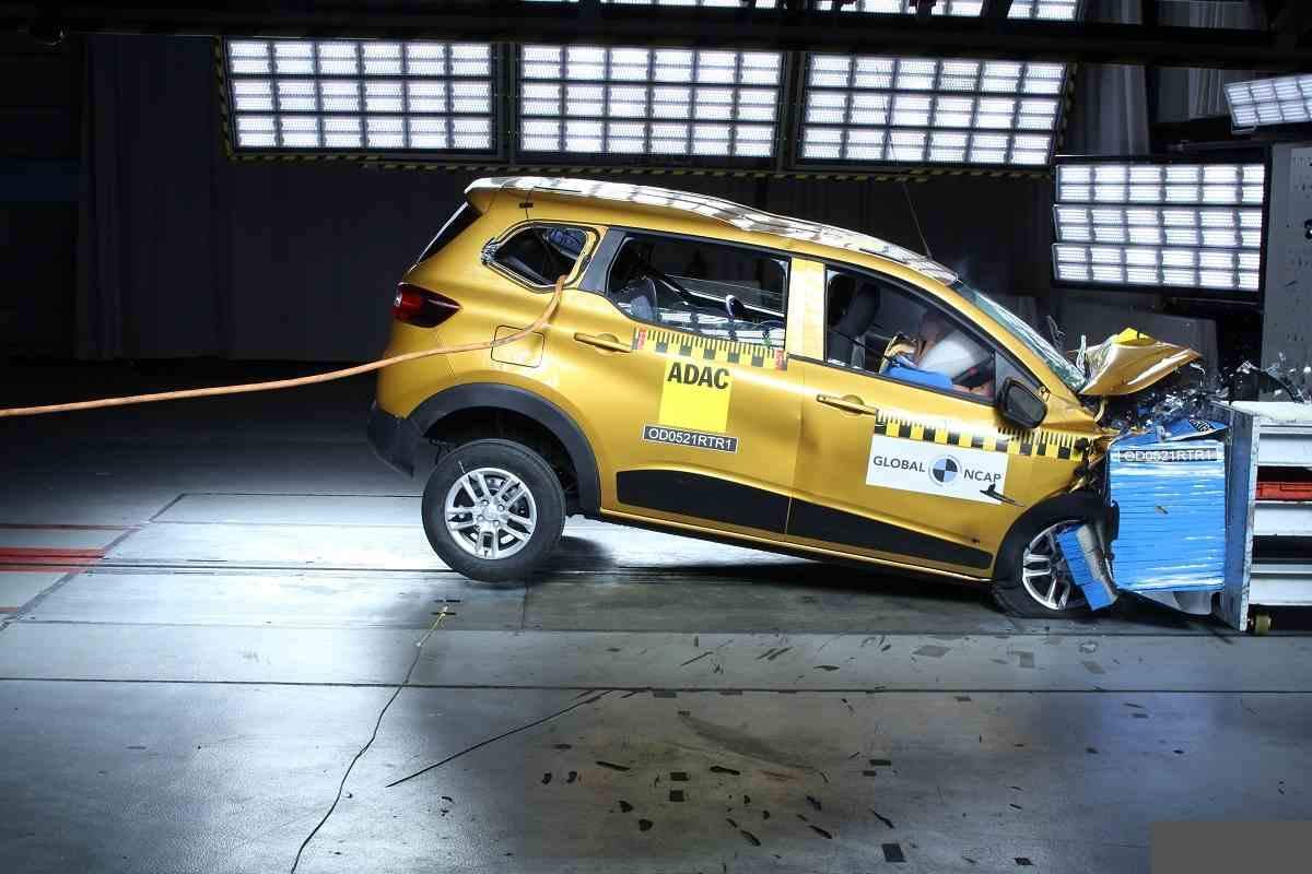 Renault India: रेनो ने बीएस6 फेज II काइगर, ट्राइबर एएमटी मॉडल की डिलीवरी शुरू की, जानें डिटेल्स Renault India Starts BS6 Phase II compliant Kiger and Triber AMT models delivery