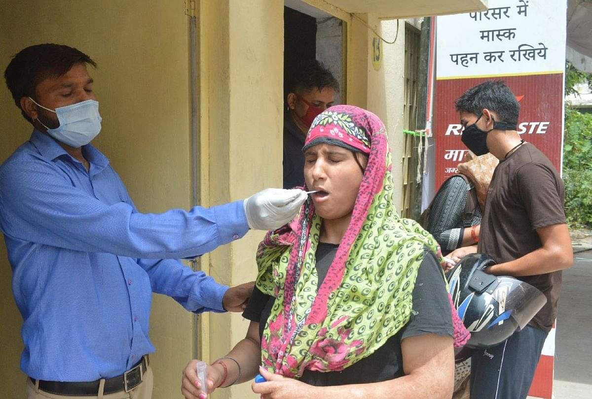 पर्यटन: बढ़ते संक्रमण व बारिश से सैलानियों की संख्या में गिरावट, ताजमहल पर कोरोना काल में हुए ये बदलाव Corona Virus Infection And Bad Weather Effects Taj Mahal Tourists