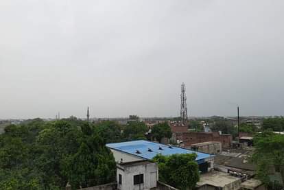 Weather Update: वाराणसी में नम पछुआ हवाओं का दबाव बढ़ा, झमाझम बारिश के आसार Weather Update varanasi mausam samachar moist westerly winds increased possibility of rain