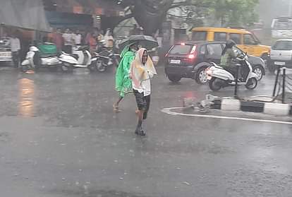 जम्मू-कश्मीर में मौसम: प्रदेश में बाढ़, भूस्खलन और पत्थर गिरने की चेतावनी, 31 जुलाई तक बिगड़ा रहेगा मौसम Weather in Jammu and Kashmir: Warning of floods, landslides and stone falling in the state, weather will be disturbed till July 31