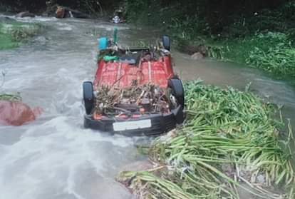 Himachal Weather : बारिश के कहर की 15 तस्वीरें, चार की मौत, कई सड़कें बंद, उफान पर नदी-नाले flash flood in himachal pradesh four killed in chamba many road closed houses damaged by landslide