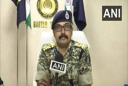 Chhattisgarh: ‘बस्तर फाइटर्स’ के लिए चुने गए 2100 कांस्टेबल में नौ ट्रांसजेंडर, आईजी सुंदरराज ने दी बधाई 9 Transgender among 2100 constables selected for Bastar Fighters police unit