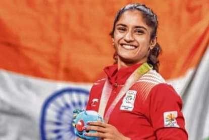Tokyo Olympic 2021: चोट के कारण आई थी कुश्ती छोड़ने की नौबत, अब पदक का सूखा खत्म करने उतरेंगी विनेश फौगाट Success Story of Wrestler Vinesh Phogat of Haryana