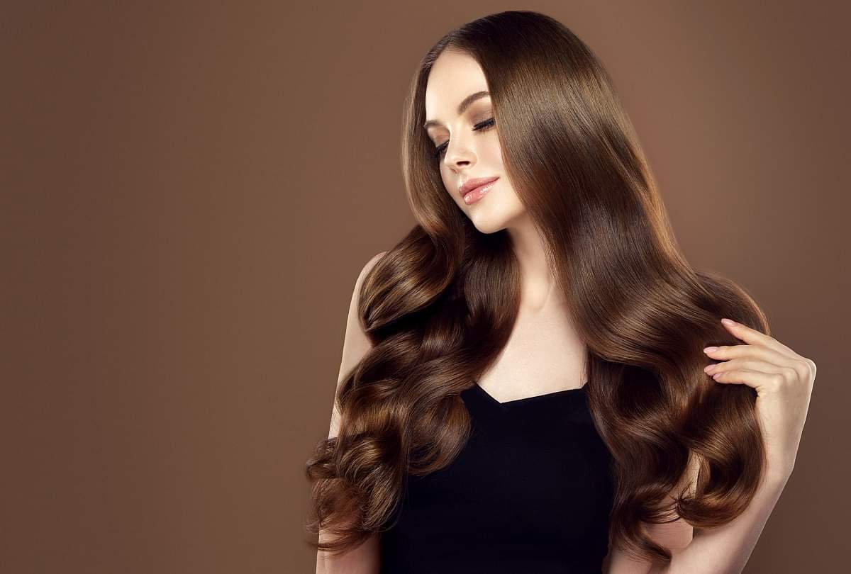 Homemade Hair Serum : बस 10 रुपये खर्च करके घर पर बनाएं हेयर सीरम, जानें इसका तरीका Homemade Hair Serum for Silky Smooth Hair Know How to Make Hair Serum at Home
