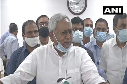 भोजपुरी में गंदी बात: हेमंत सोरेन के विवादित बयान से नीतीश ने किया किनारा, बोले- झारखंड और बिहार भाई-भाई Dirty talk in Bhojpuri: Nitish shrugs off Hemant Sorens controversial statement, said - Jharkhand and Bihar brother-brother