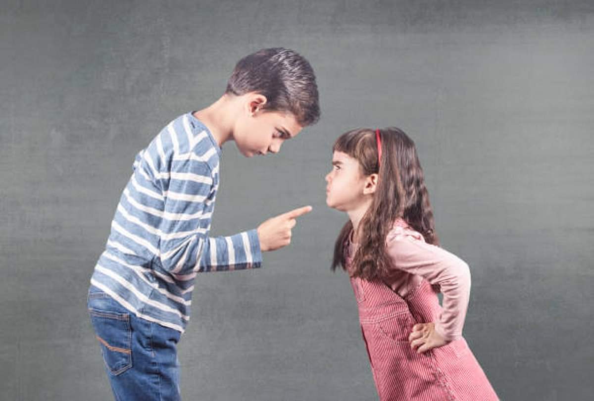 Raksha Bandhan 2022: भाई-बहन को ऐसे सिखाएं एक-दूसरे का सम्मान करना, डालें ये 5 आदतें Raksha Bandhan 2022: Teach these 5 things to the siblings make their bond stronger