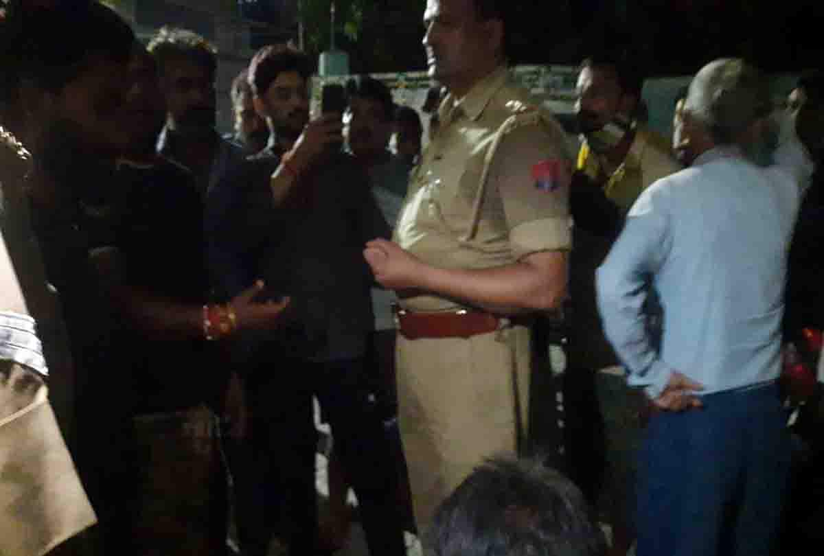 यूपी: राखी बांधने पहुंची बहन के शरीर पर भाई ने देखे कुछ ऐसे निशान, आगबबूला होकर बहनोई को काट डाला, देखें तस्वीरें Kanpur Murder News: Case of brutal murder in kanpur up