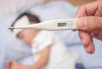 कानपुर में बढ़ रहा वायरल फीवर का प्रकोप: बुखार से तीन और लोगों की मौत, कुरसौली में आठवीं मौत, डॉक्टर समझ नहीं पा रहे रोग Viral fever outbreak in Kanpur: three deaths due to fever