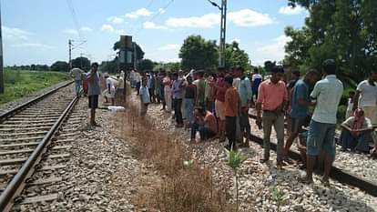 Chhattisgarh: मंत्री टीएस सिंहदेव के भतीजे का शव रेलवे पटरी पर मिला, पुलिस कर रही पड़ताल Chhattisgarh: body of the nephew of Minister TS Singhdev found on railway track