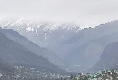 मौसम: रोहतांग समेत ऊंची चोटियों पर गिरे बर्फ के फाहे, प्रदेश में छह अक्तूबर तक जारी रहेगी बारिश himachal weather update: Snowfall on high peaks including Rohtang, rain will continue in the state till October 6