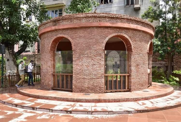 जलियांवाला बाग सौंदर्यीकरण : नवीनीकरण से शहीदों के परिजन खफा, विरासत से छेड़छाड़ का आरोप Jallianwala Bagh Beautification: The families of the martyrs are very upset about the renovation