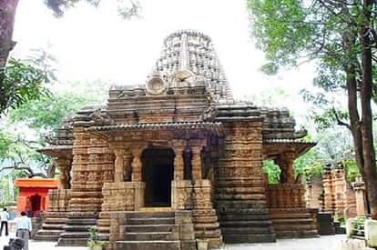 छत्तीसगढ़: भोरमदेव मंदिर की दीवारों से रिस रहा बारिश का पानी, एक ओर से धंस गई जमीन Chhattisgarh bhoramdev temple walls water leak on heavy rain