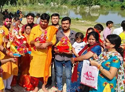 गणपति बप्पा मोरया...की रही गूंज, खूब थिरके भक्त ganesh chaturthi celebrate