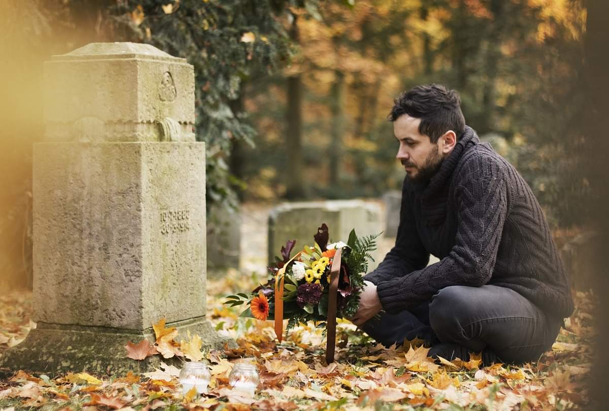 पितृ पक्ष 2021: भारत ही नहीं, दुनिया के इन देशों भी किया जाता है पितरों को याद, जानें कहां क्या है तरीका pitru paksha 2021 Apart from India these countries of the world are also used to remember the ancestors