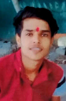 किशोर की हत्या, परिजनों ने किया हंगामा The murder of the teenager, the family created a ruckus