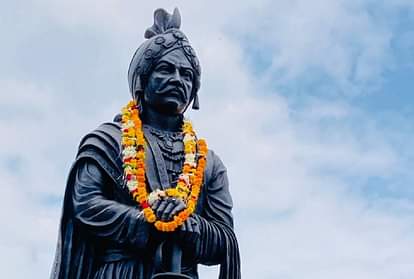 सम्राट मिहिर भोज की जाति पर टकराव: गुर्जर महापंचायत में फैसला, गांव आने वाले भाजपा नेताओं का मुंह होगा काला, विधानसभा चुनाव का करेंगे बहिष्कार gurjar mahapanchayat in dadri over king mihir bhoj statue conflict