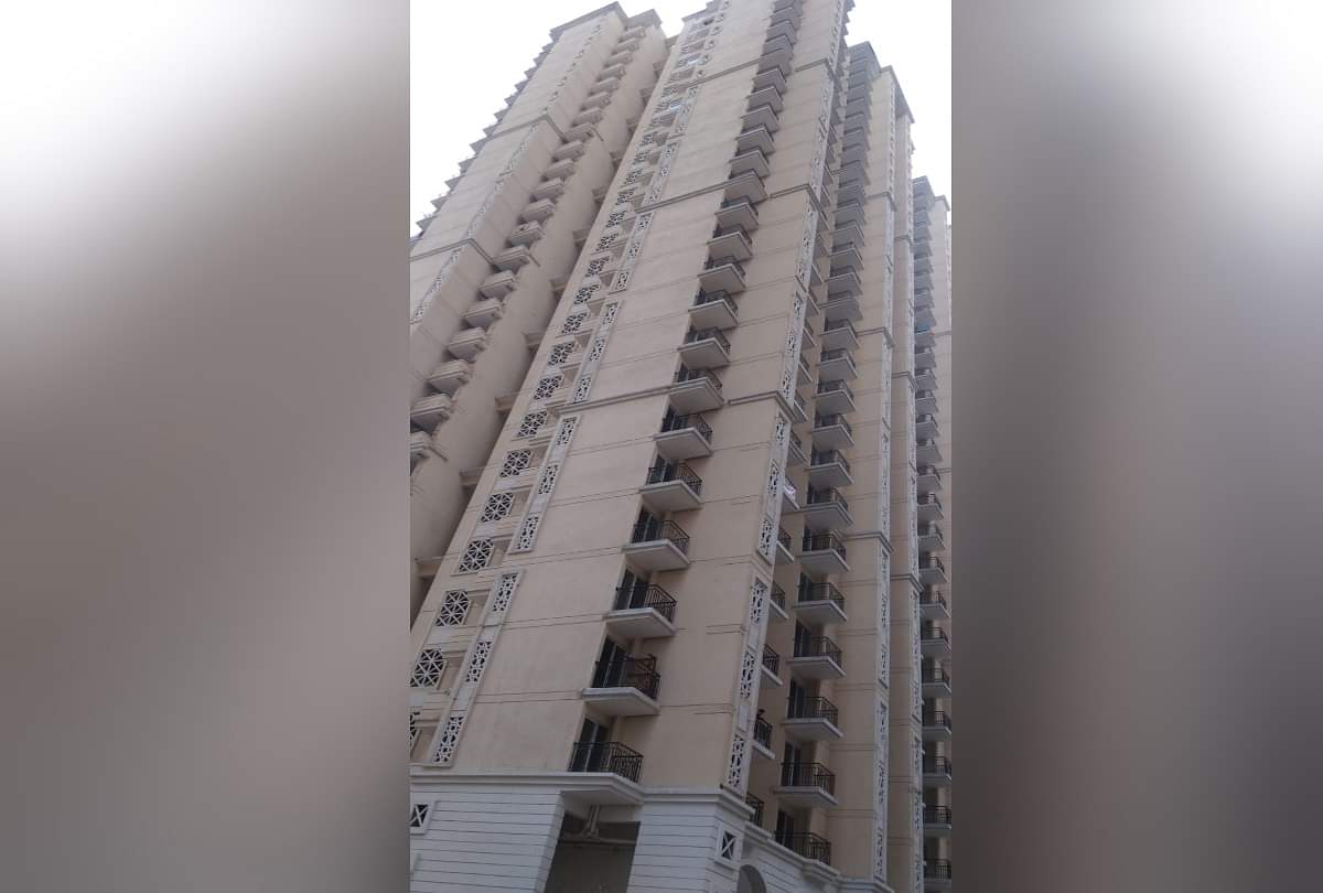 Ghaziabad twin death case: दोनों भाइयों के फोन में मिले कई एक्शन गेम्स, प्ले स्टोर-यूट्यूब की हिस्ट्री से सुराग ढूंढ रही पुलिस Ghaziabad Suicide Case News: Thrilling game found in the search history of twin brothers mobile