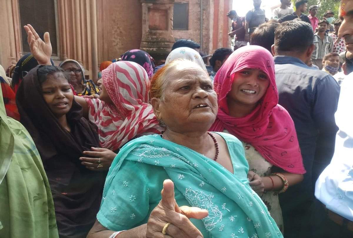 पुलिस हिरासत में मौत प्रकरण: सफाई कर्मी अरुण नरवार के मुकदमे में जांच अटकी, अब तक नहीं खोले आरोपियों के नाम Death In Agra Police Custody Of Arun Narwar Name Of Murder Accused Not Disclosed