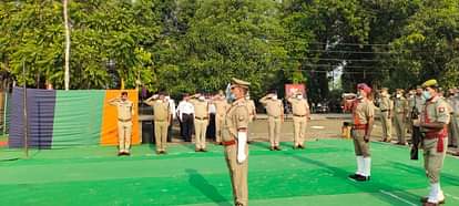 शहीद पुलिसकर्मियों को दी श्रद्धांजलि Tribute paid to martyr policemen