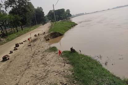 राप्ती के जलस्तर में बढ़ोतरी, सड़क की कटान Rapti's water level rises, road cuts