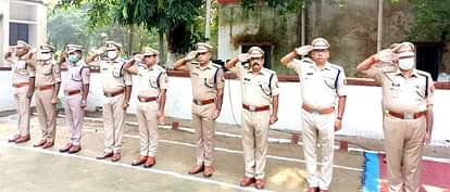 शहादत को याद कर नम हुईं आंखें Eyes moistened remembering martyrdom