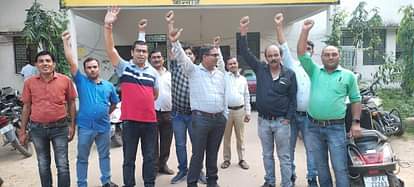 कार्य बहिष्कार कर जेल भरो आंदोलन करेंगे जेई, आंदोलन से प्रभावित हो सकती आपूर्ति JE will boycott the work and do the Jail Bharo movement, supply may be affected by the movement