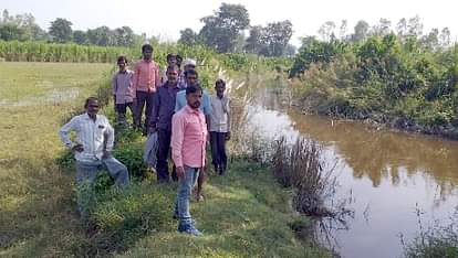दो दिन से लापता युवक का शव जमुआरी नदी में मिला The body of a youth missing for two days was found in the Jamuari river