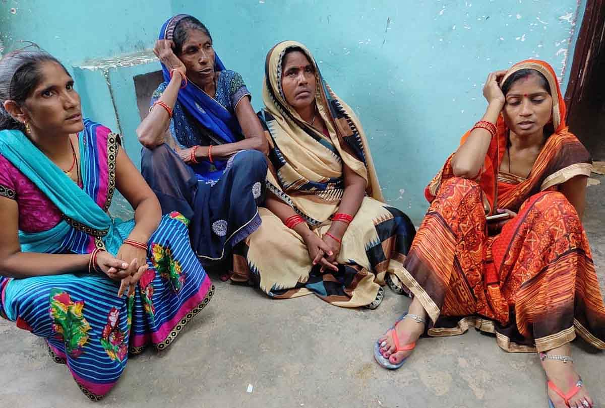 दारू-मुर्गा पार्टी के बाद पुलिस के सामने खूनी खेल: बुजुर्ग की हत्या, दरोगा समेत चार पुलिसकर्मी लाइन हाजिर Bloody game in front of the police after the liquor rooster party: Elderly murdered