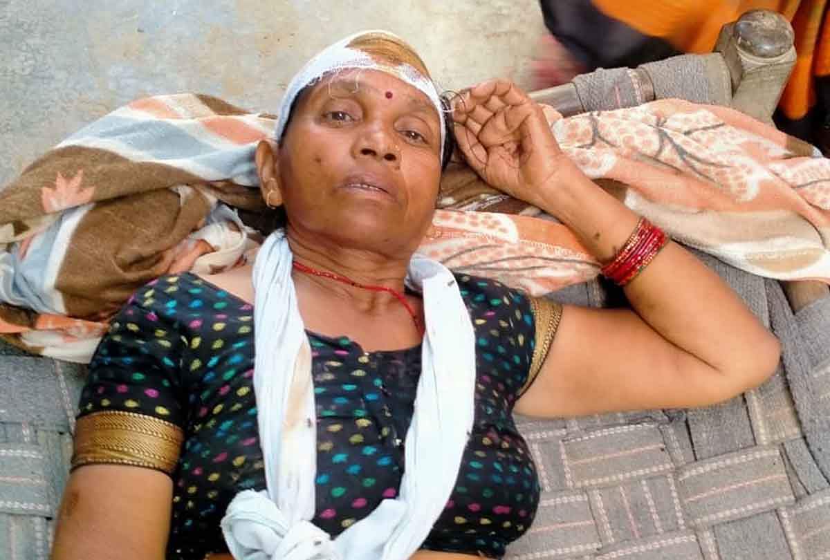 दारू-मुर्गा पार्टी के बाद पुलिस के सामने खूनी खेल: बुजुर्ग की हत्या, दरोगा समेत चार पुलिसकर्मी लाइन हाजिर Bloody game in front of the police after the liquor rooster party: Elderly murdered