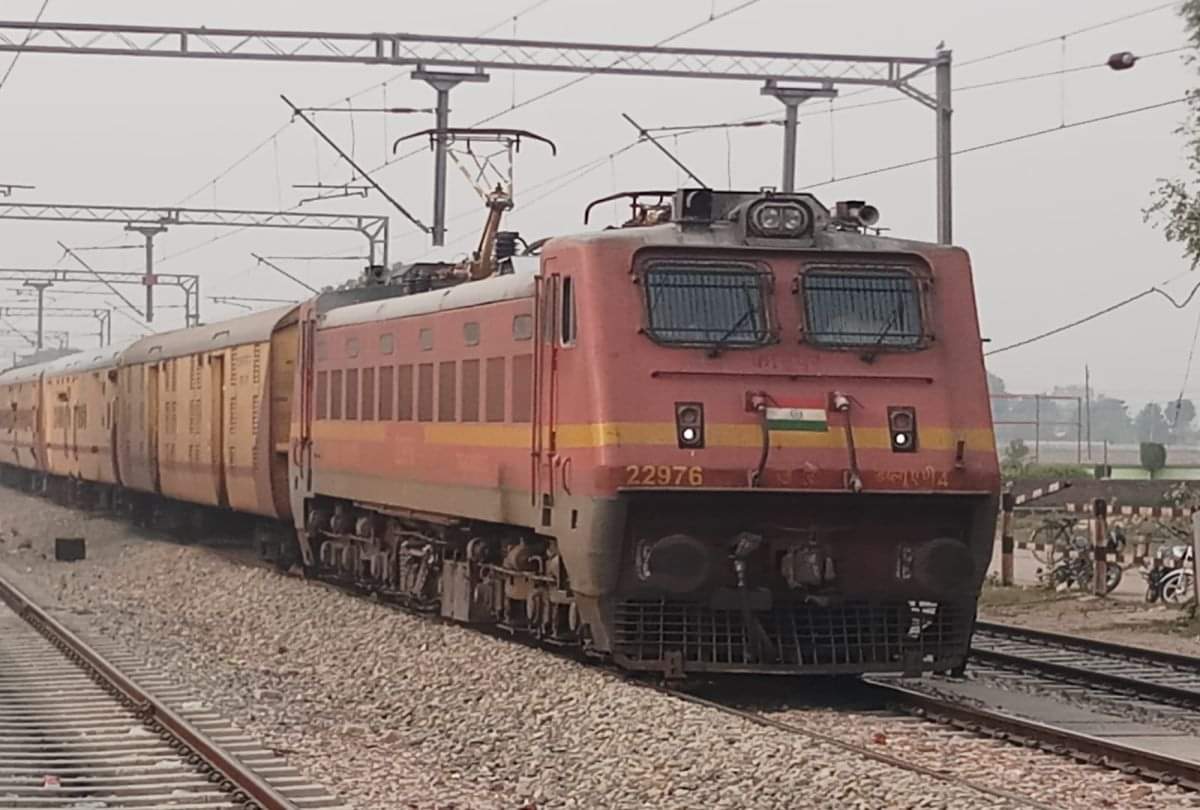Indian Railways: ट्रेन से यात्रा करने जा रहे हैं, तो पहले जान लीजिए ये जरूरी नियम, वरना देना होगा भारी जुर्माना indian railways western railways Alert due to covid rules 500 rupees fine for not wearing mask in train