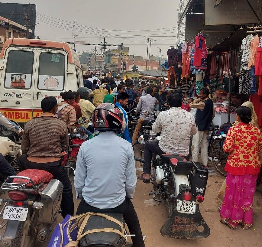 Hathras: Jam in the main squares and markets of the city