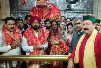 ज्वालामुखी: चुनाव से पहले हवन और देवियों के दर्शन कर लौटे पंजाब के सीएम चन्नी punjab cm charanjit singh pays obeisance at jwalamukhi temple baglamukhi temple kangra himachal pradesh