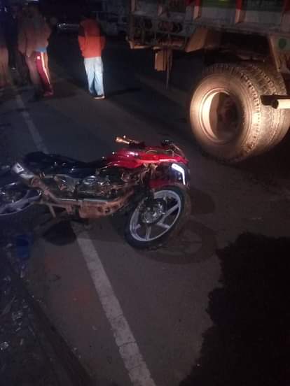 बाइक दुर्घटना में एक युवक की मौत, दूसरा गंभीर घायल youth died in accident. one injured.