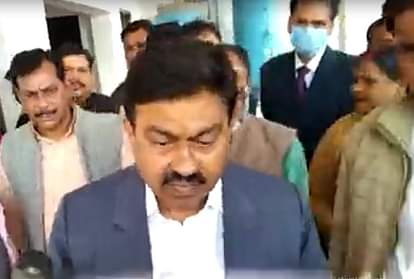यूपी चुनाव 2022: अजय मिश्र टेनी को लेकर असमंजस में केंद्र सरकार, सार्वजनिक कार्यकम में न जाने की सलाह Modi government will no action against on minister ajay mishra teni to amid up election