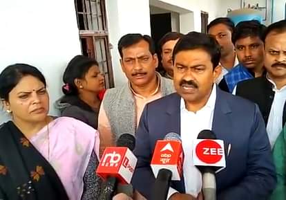 UP: केंद्रीय राज्यमंत्री अजय टेनी ने कसा तंज, कहा- राहुल राजाबाबू फिल्म के गोविंदा जैसे Union Minister of State for Home Ajay Mishra Teni taunted Says Rahul is like Govinda of Rajababu film