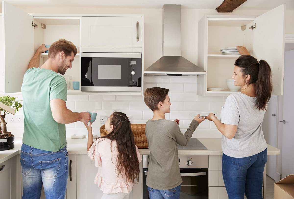 Raksha Bandhan 2022: भाई-बहन को ऐसे सिखाएं एक-दूसरे का सम्मान करना, डालें ये 5 आदतें Raksha Bandhan 2022: Teach these 5 things to the siblings make their bond stronger