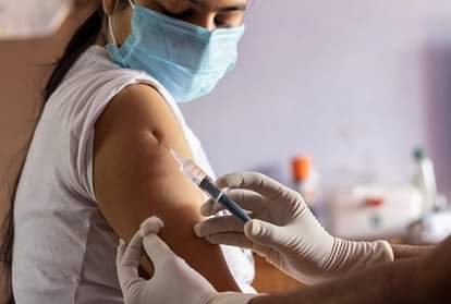 Corona Vaccination: बूस्टर डोज में रुचि नहीं ले रहे लोग, जागरूकता अभियान चलाने की तैयारी An awareness campaign will run to make people aware for booster dose.