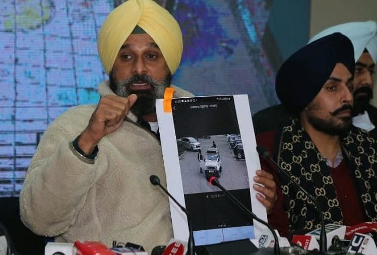 Bikram Majithia Accuses Punjab Cm Charanjit Channi Amar Ujala Hindi