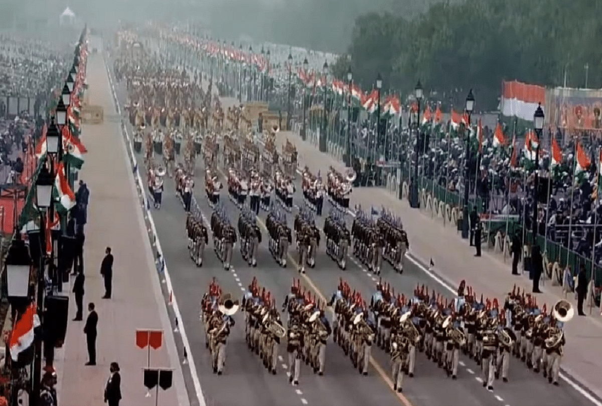 शौर्य, साहस, समर्पण की 20 तस्वीरें: जमीं से अंबर तक छा गया तिरंगा, देखें राजपथ पर गणतंत्र की सौगातें Republic day parade in photos: flypast of Air Force fighter planes and Indian Army Rajpath