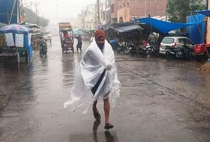 कासगंज में बदला मौसम: बारिश संग ओलों की बौछार, किसानों पर पड़ी प्रकृति की मार, ठंड भी बढ़ी Weather Forecast Kasganj Crops Damage Due To Rain And Hail