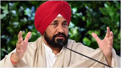 Punjab News: पूर्व CM चरणजीत सिंह चन्नी को हाईकोर्ट से बड़ी राहत, नोटिस जारी कर पंजाब सरकार से मांगा जवाब Big relief to former CM Charanjit Singh Channi from the High Court