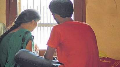 कलयुग की प्रेम कहानी: काम करने पति गया था नेपाल, उसके मौसेरे भाई के साथ भाग गई पत्नी husband went nepal wife flew away with his cousin