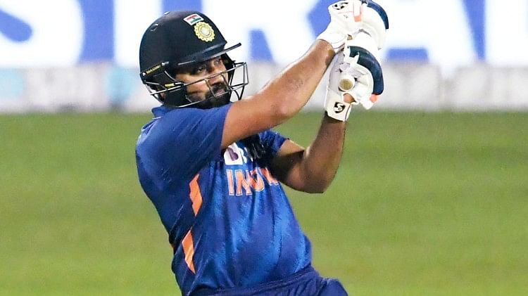 Ind Vs Sl St T Rohit Sharma Overtakes Martin Guptill Virat Kohli