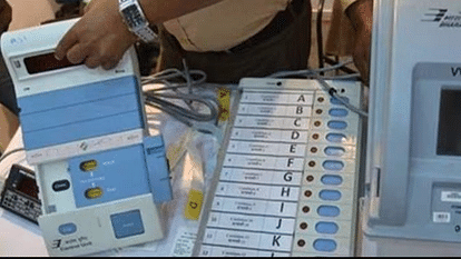 Jhansi Election: लापरवाही बर्दाश्त नहीं की जाएगी, मतगणना की समाप्ति तक ड्यूटी प्वाइंट न छोड़ें कर्मचारी Jhansi Nagar Election Result 2022Jhansi Vidhan Sabha Chunav Vote Counting Live News In Hindi
